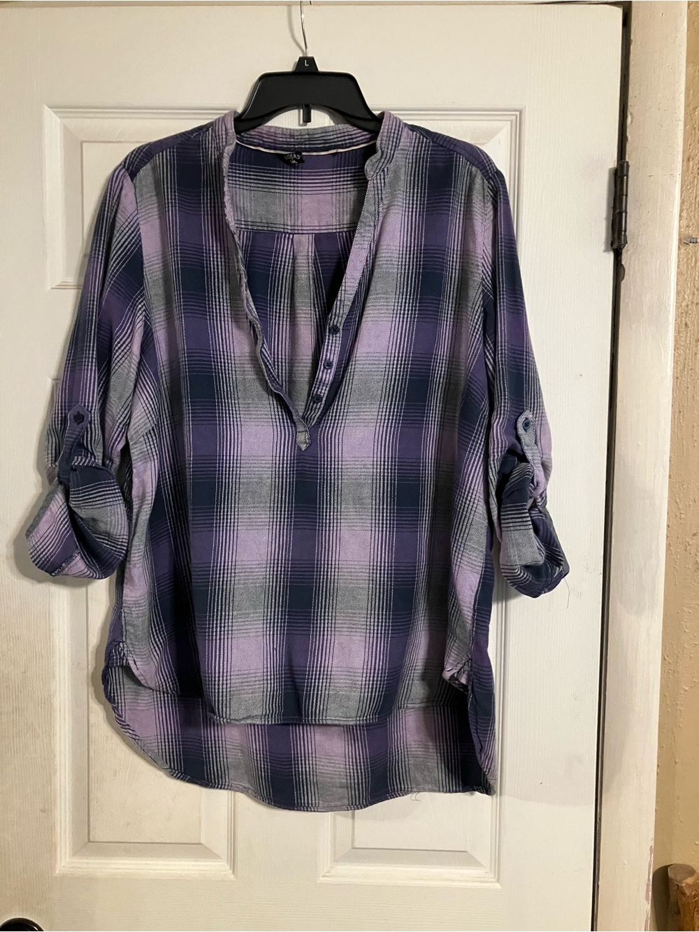 Women’s Purple Plaid Roll-Sleeve High-Low Top - Open button V-neck Size Large